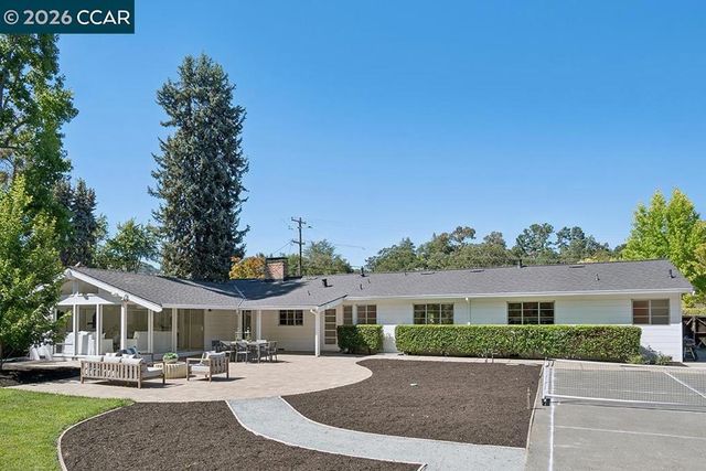 3435 Black Hawk Rd, Lafayette, CA 94549
