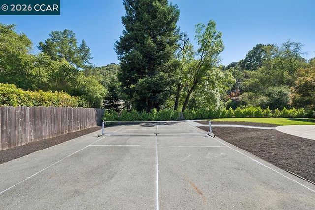 3435 Black Hawk Rd, Lafayette, CA 94549