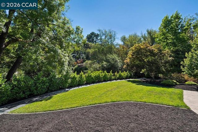 3435 Black Hawk Rd, Lafayette, CA 94549