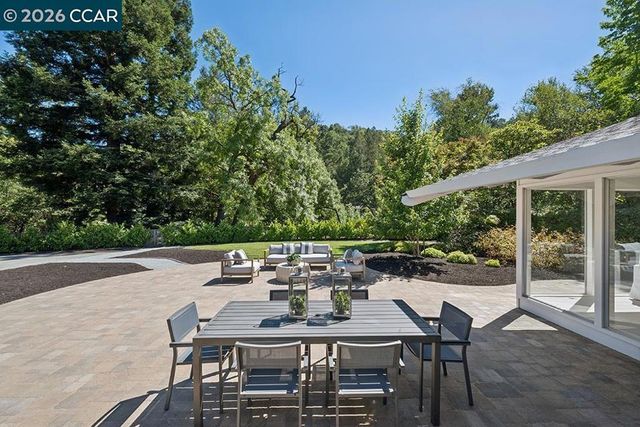 3435 Black Hawk Rd, Lafayette, CA 94549