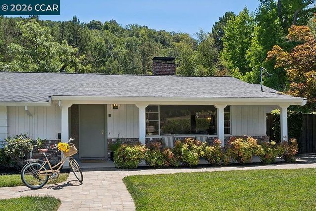 3435 Black Hawk Rd, Lafayette, CA 94549