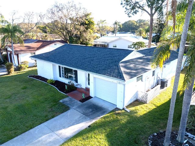 811 HELMSMAN WAY, Palm Harbor, FL 34685