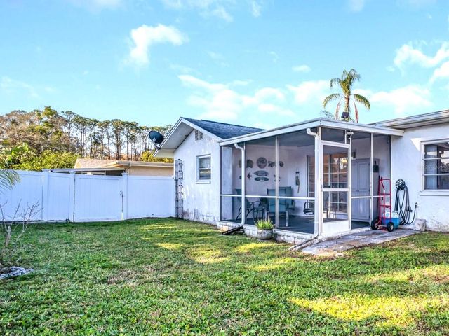 811 HELMSMAN WAY, Palm Harbor, FL 34685