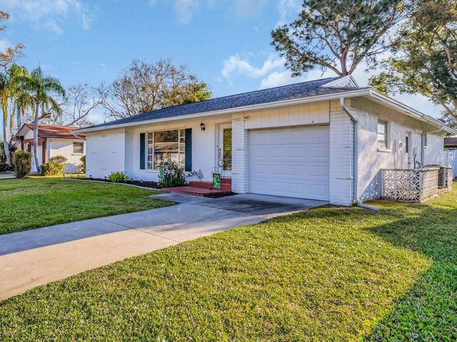 811 HELMSMAN WAY, Palm Harbor, FL 34685