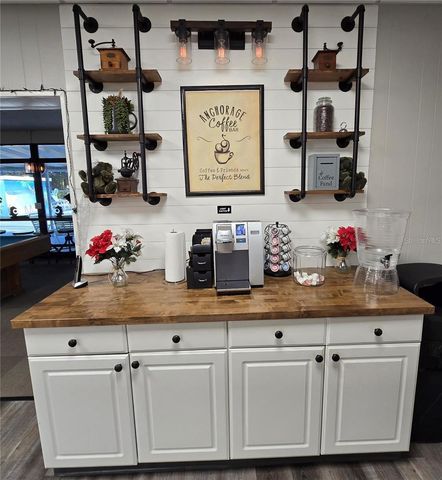 811 HELMSMAN WAY, Palm Harbor, FL 34685