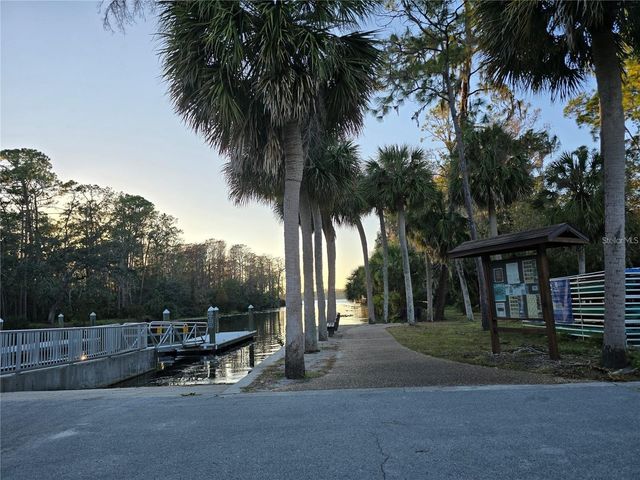 811 HELMSMAN WAY, Palm Harbor, FL 34685