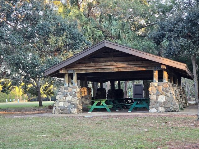 811 HELMSMAN WAY, Palm Harbor, FL 34685