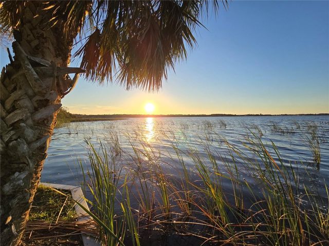 811 HELMSMAN WAY, Palm Harbor, FL 34685