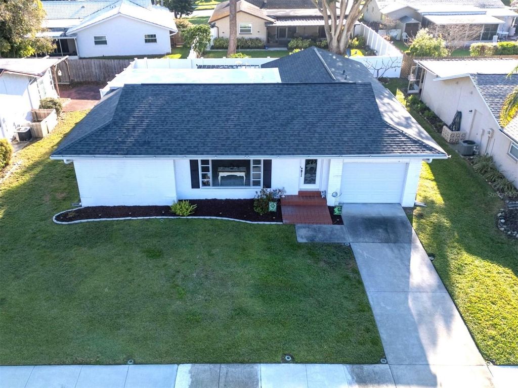 811 HELMSMAN WAY, Palm Harbor, FL 34685