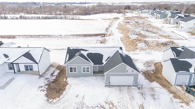 2380 Pow Wow Trail, Beloit, WI 53511