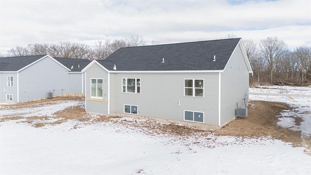 2380 Pow Wow Trail, Beloit, WI 53511