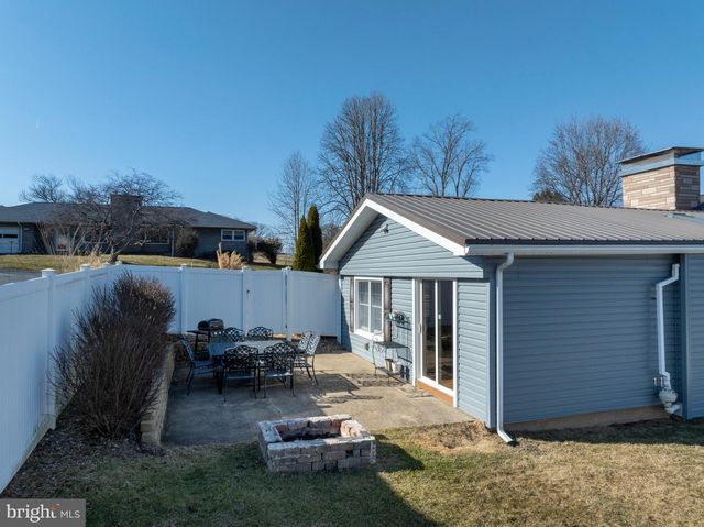 124 WEST ST, Pleasant Gap, PA 16823