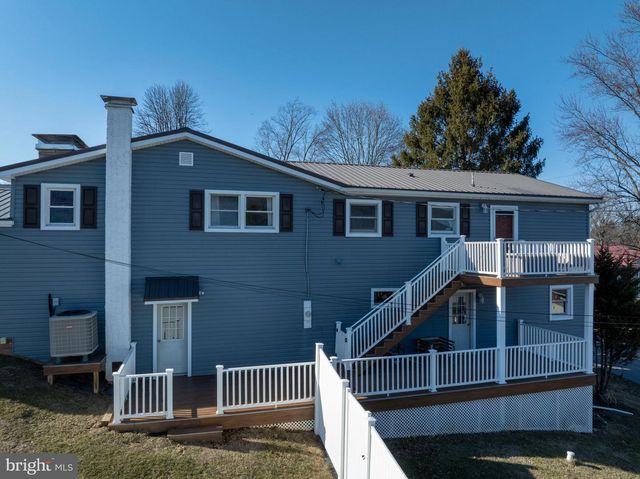 124 WEST ST, Pleasant Gap, PA 16823
