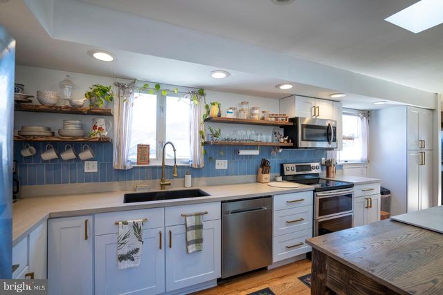 124 WEST ST, Pleasant Gap, PA 16823