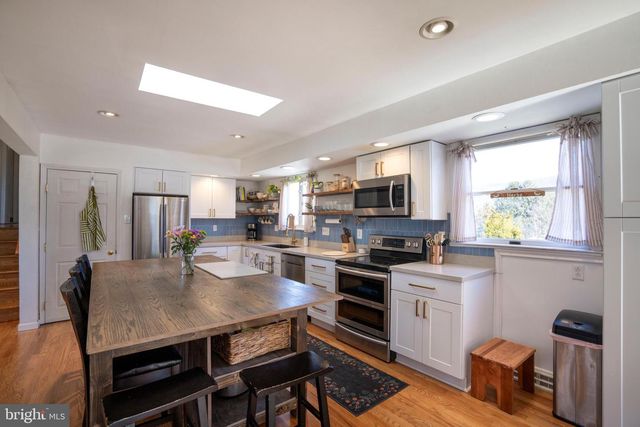 124 WEST ST, Pleasant Gap, PA 16823