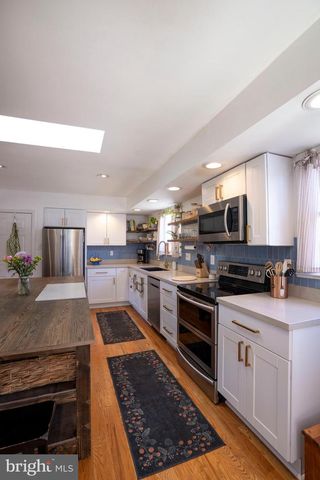 124 WEST ST, Pleasant Gap, PA 16823