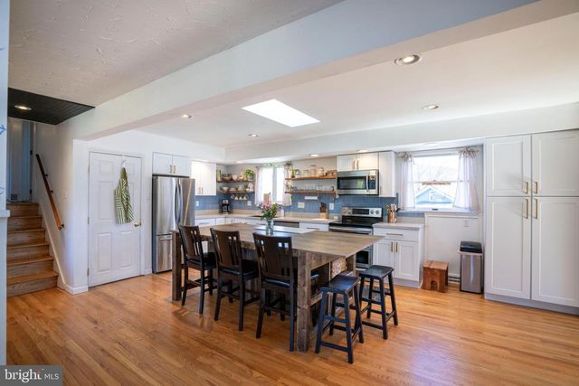 124 WEST ST, Pleasant Gap, PA 16823