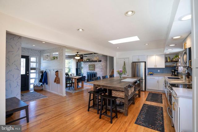 124 WEST ST, Pleasant Gap, PA 16823