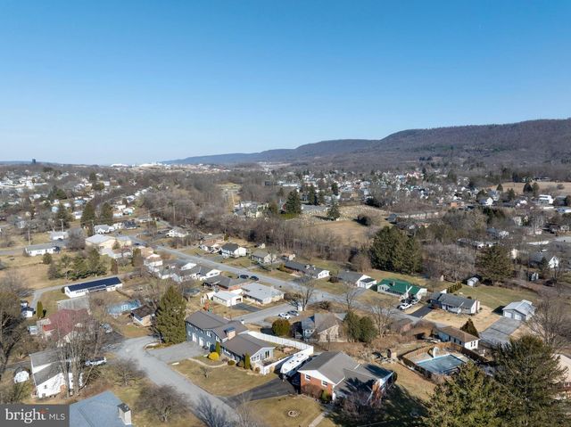 124 WEST ST, Pleasant Gap, PA 16823