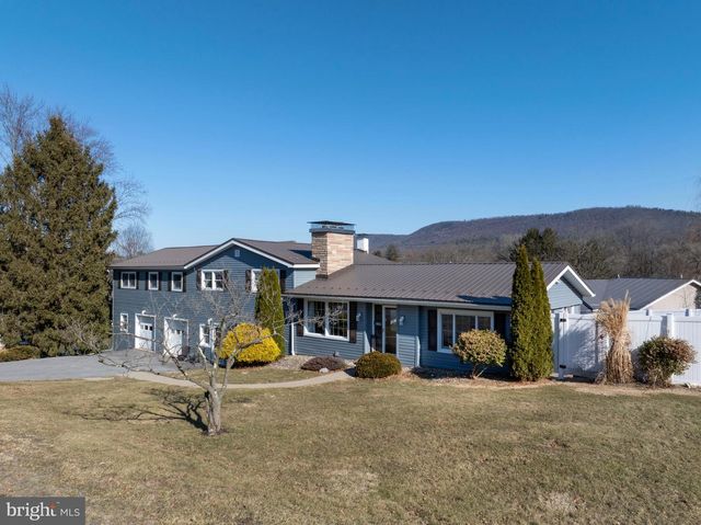 124 WEST ST, Pleasant Gap, PA 16823