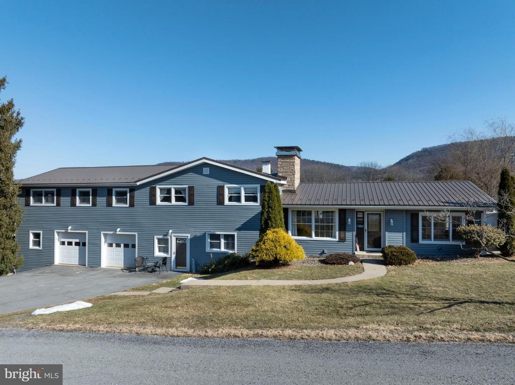 124 WEST ST, Pleasant Gap, PA 16823