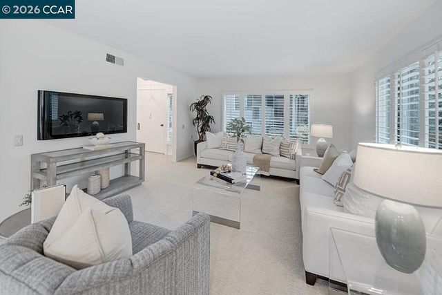 1517 Oakmont Dr 1, Walnut Creek, CA 94595