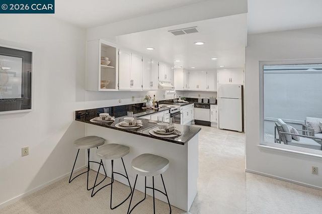 1517 Oakmont Dr 1, Walnut Creek, CA 94595