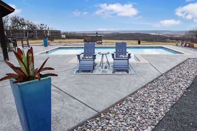 12 Cliff Drive, Mineral Wells, TX 76067