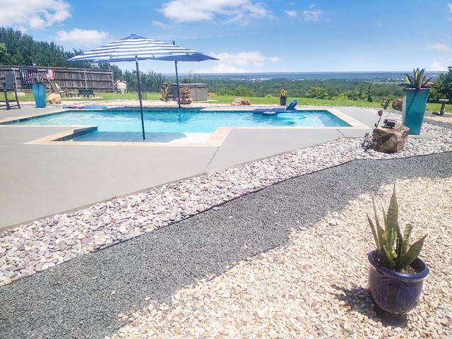 12 Cliff Drive, Mineral Wells, TX 76067