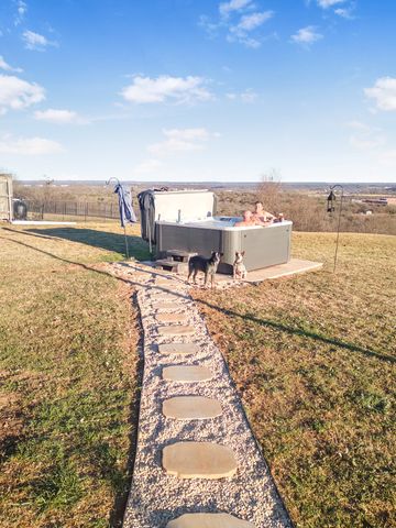 12 Cliff Drive, Mineral Wells, TX 76067