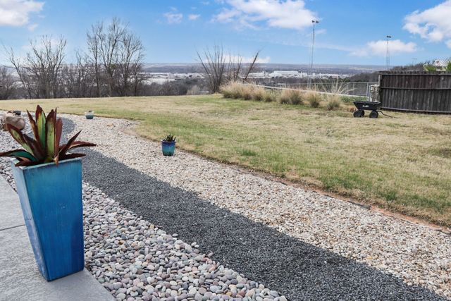 12 Cliff Drive, Mineral Wells, TX 76067