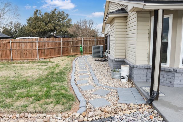 12 Cliff Drive, Mineral Wells, TX 76067