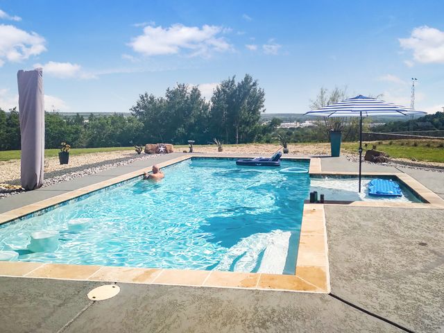 12 Cliff Drive, Mineral Wells, TX 76067