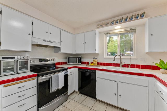 107 Marie Circle, Rogue River, OR 97537