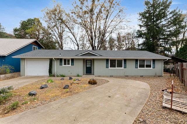 107 Marie Circle, Rogue River, OR 97537