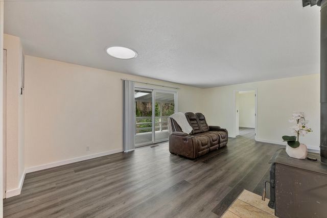 107 Marie Circle, Rogue River, OR 97537