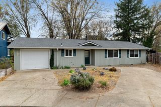 107 Marie Circle, Rogue River, OR 97537