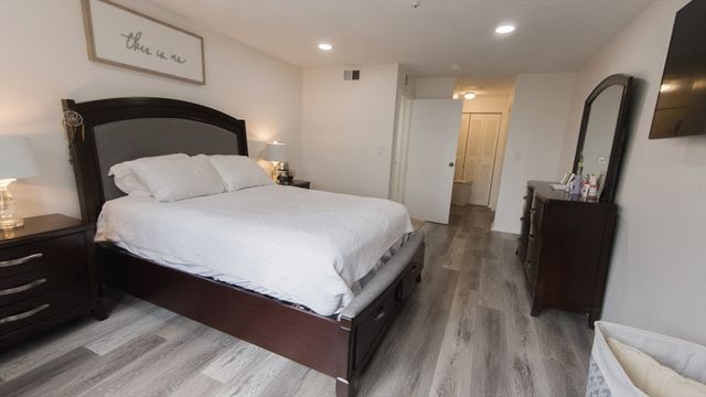 232 Canton St 206, Randolph, MA 02368
