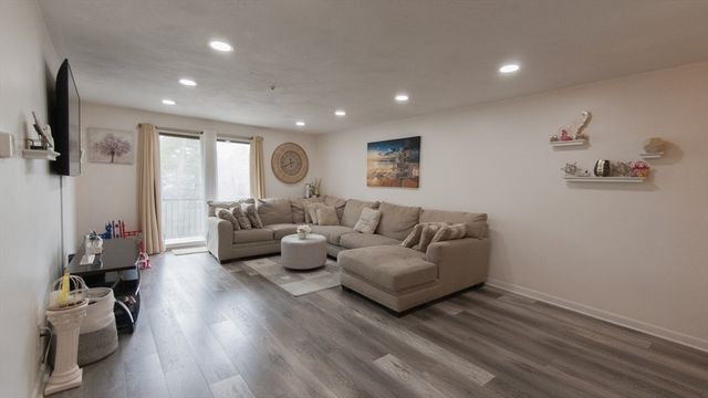 232 Canton St 206, Randolph, MA 02368
