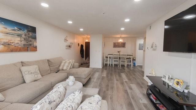 232 Canton St 206, Randolph, MA 02368