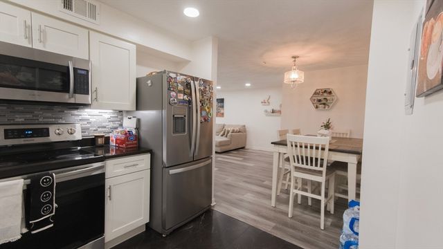 232 Canton St 206, Randolph, MA 02368
