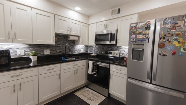 232 Canton St 206, Randolph, MA 02368