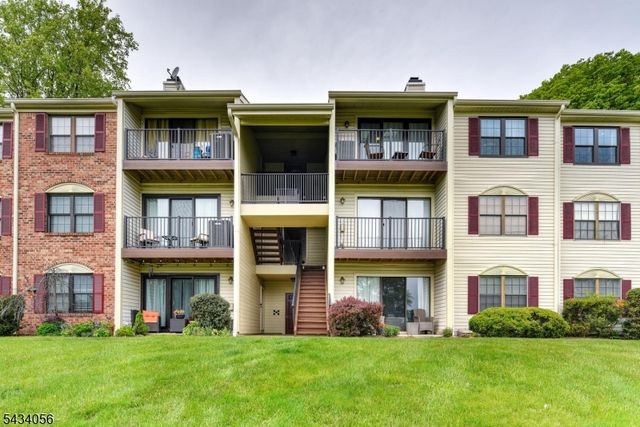 121 Woodward Lane, Bernards Twp., NJ 07920