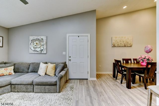 121 Woodward Lane, Bernards Twp., NJ 07920