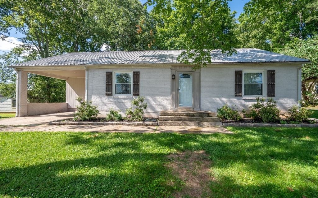 504 Parrish St, Lawrenceburg, TN 38464