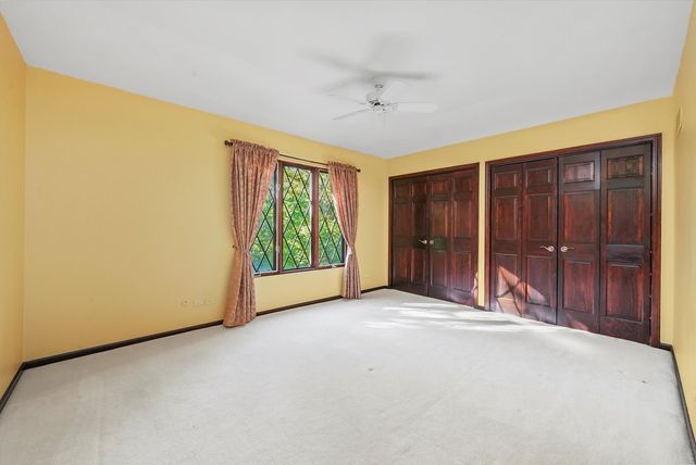 23W121 Kings Court, Glen Ellyn, IL 60137