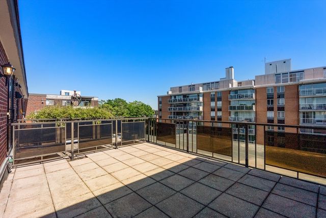 30 Stearns Rd PHB, Brookline, MA 02446