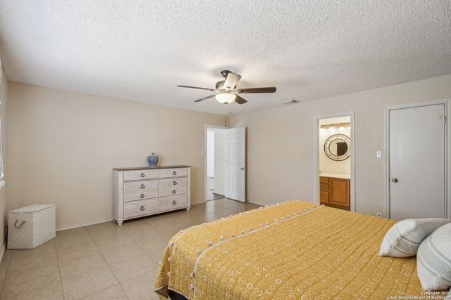 4825 Sunlit Well, San Antonio, TX 78247