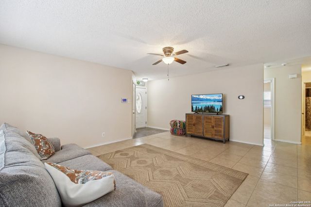 4825 Sunlit Well, San Antonio, TX 78247