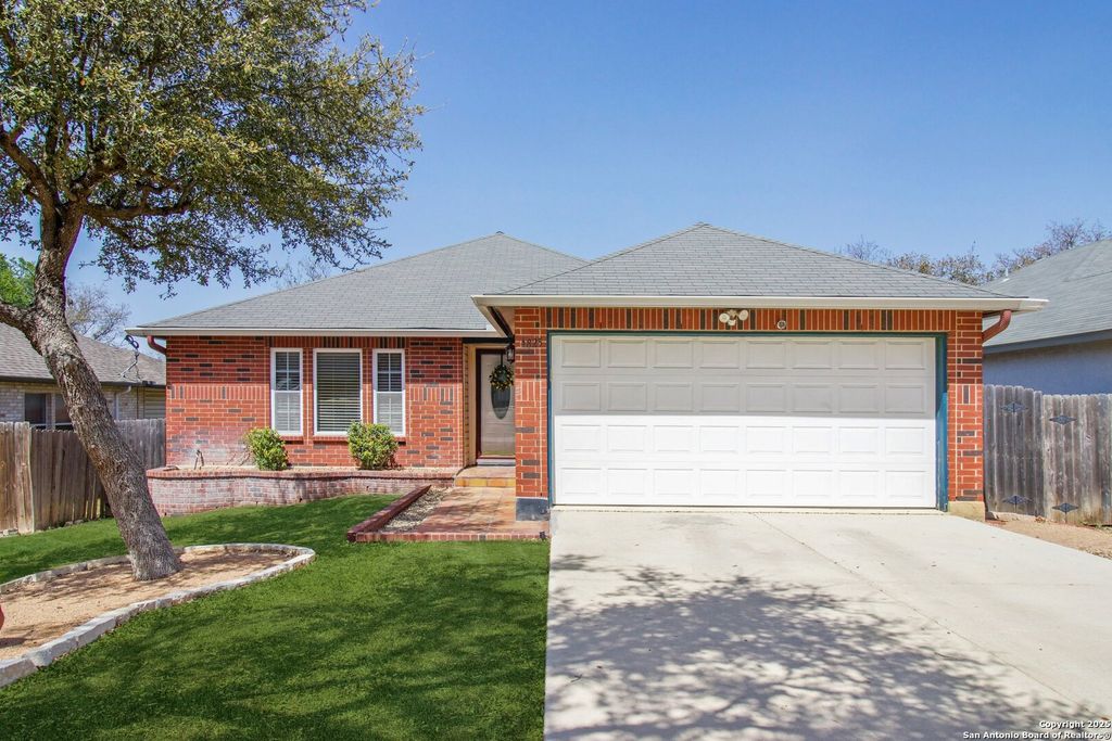 4825 Sunlit Well, San Antonio, TX 78247